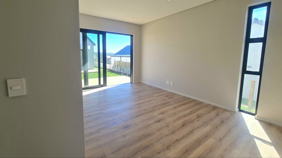 4 Bedroom Property for Sale in Baron View Western Cape